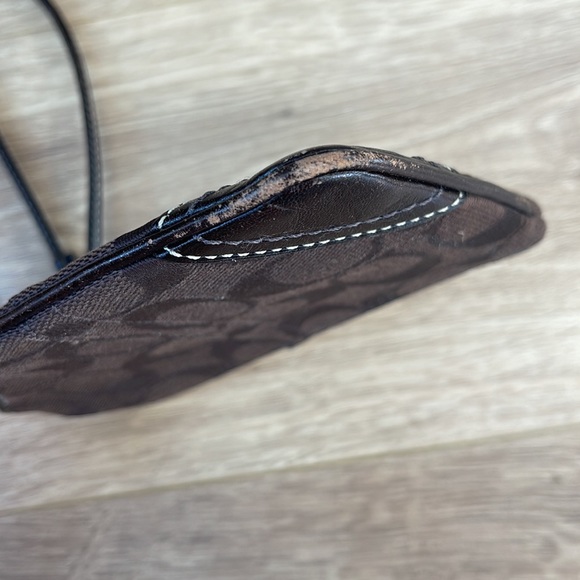 Authentic Coach Brown Monogram Wristlet - Picture 4 of 7